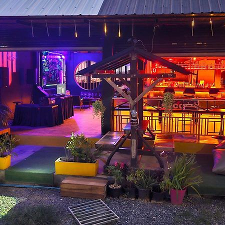 Mbar Hostel Haad Rin Exterior foto