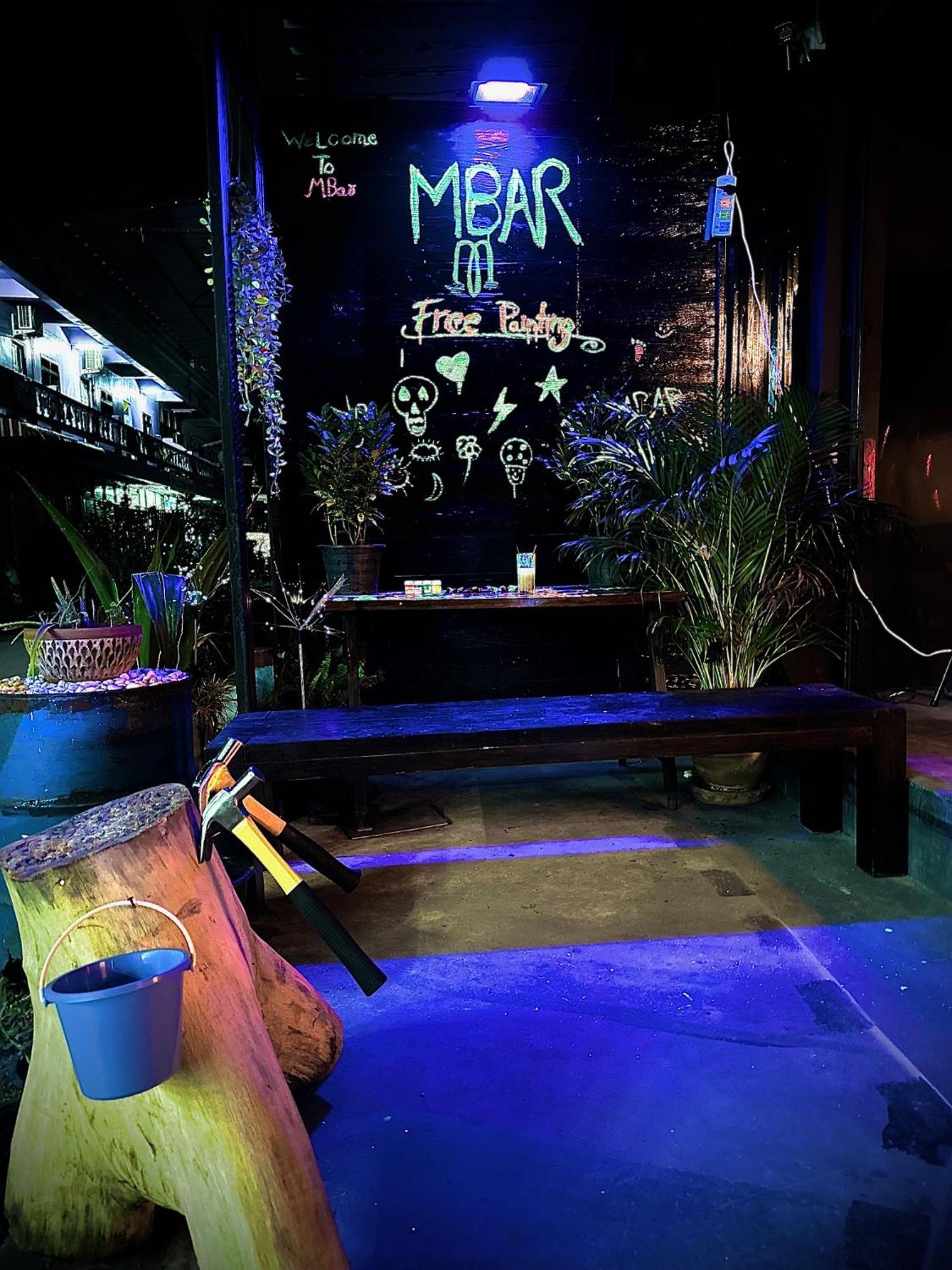 Mbar Hostel Haad Rin Exterior foto